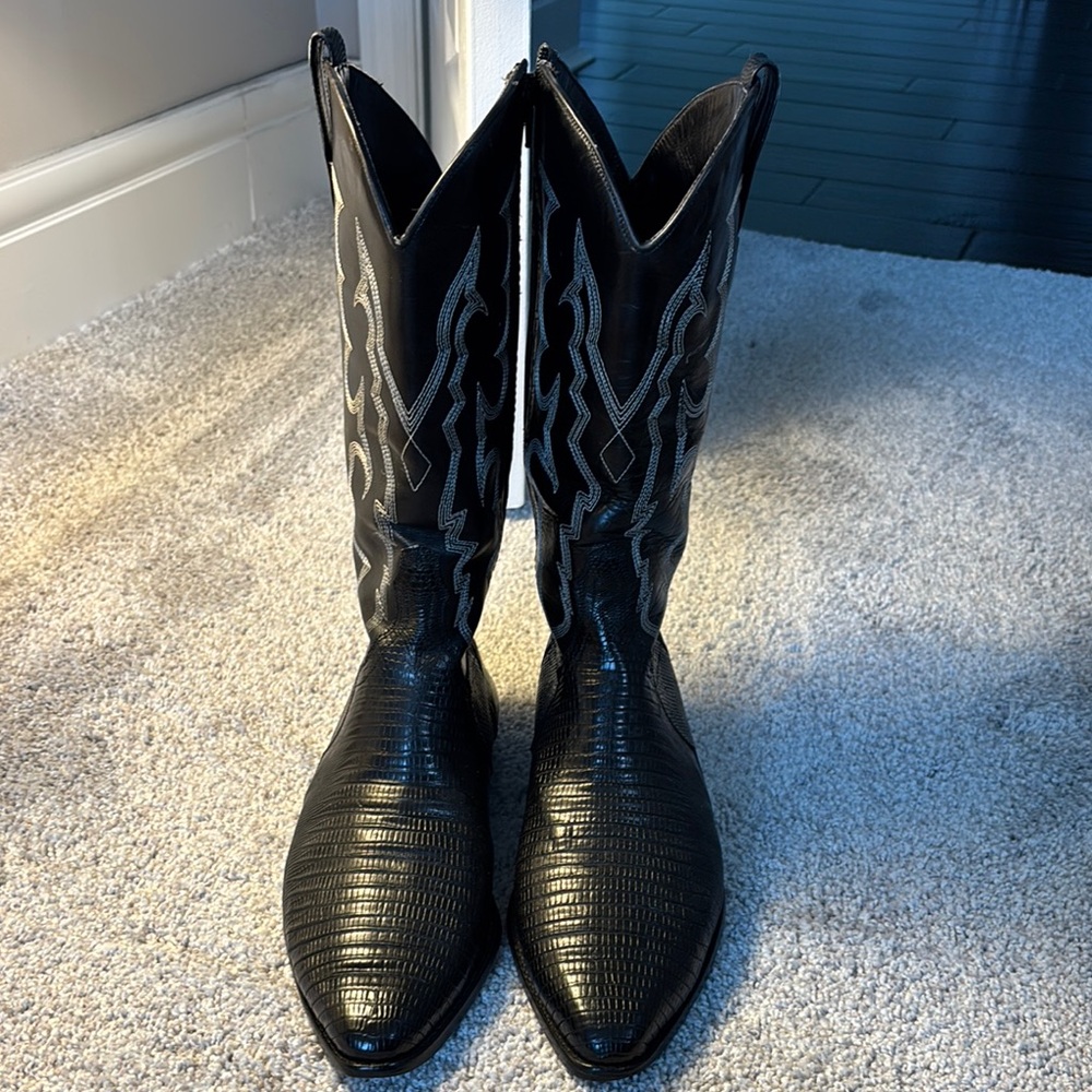 Sartore Black Cowboy Boots with Intricate Stitching